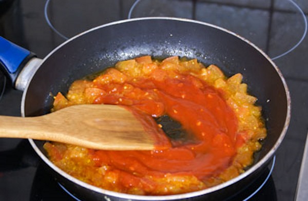 Желудки в томатном соусе рецепт с фото