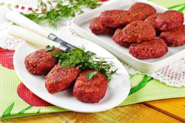 Котлеты из консервы сайры с рисом, картошкой, манкой, геркулесом. Рецепт с фото