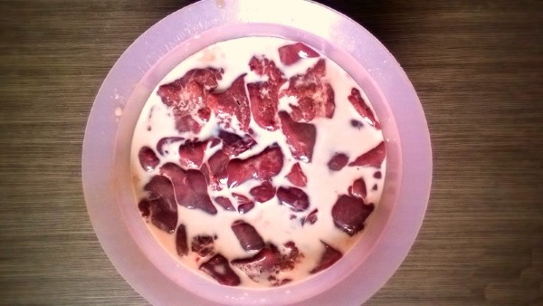 Куриная печень в кляре. Рецепт жареная с луком, майонезом, крахмалом, молоком