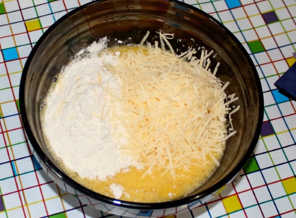 Куриная печень в кляре. Рецепт жареная с луком, майонезом, крахмалом, молоком