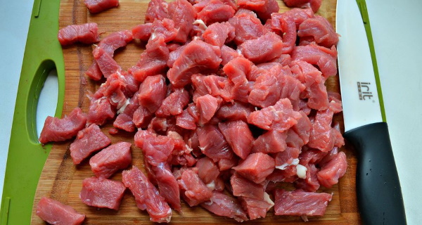 Плов в казане на плите из курицы, свинины, говядины, баранины. Рецепт с фото