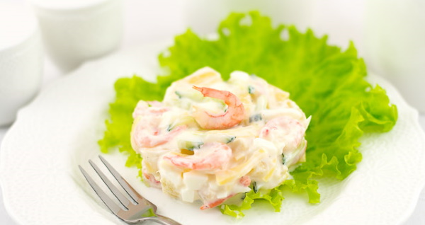 Салат из морепродуктов. Рецепты очень вкусного, простого с красной икрой, креветками