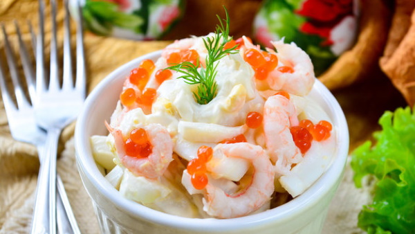 Салат из морепродуктов. Рецепты очень вкусного, простого с красной икрой, креветками
