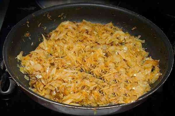 Щи с фрикадельками и капустой квашеной, свежей. Рецепт вкусный пошаговый, как готовить в мультиварке