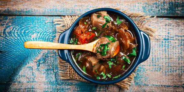 Мясо в горшочке с овощами в духовке, микроволновке. Рецепт с картошкой и без, грибами, сыром