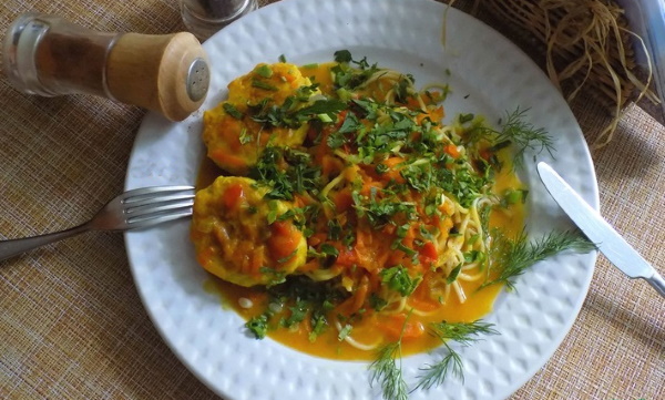 Соус для котлет. Рецепты как в детском саду, с макаронами, сметаной, томатной пастой, мукой, гречкой