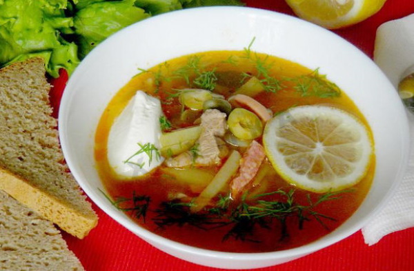 Суп солянка. Рецепт классический с мясом, колбасой, копченостями. Фото, как приготовить