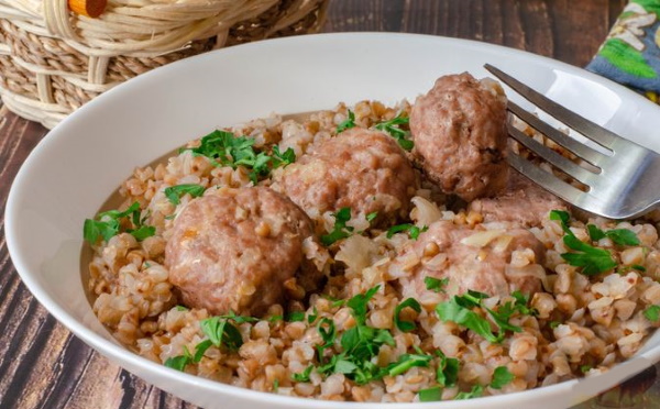 Гречка в духовке. Рецепт с фаршем, курицей, котлетами, мясом, овощами в горшочке, на противне