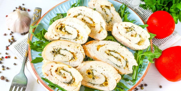 Куриный рулет с сыром в духовке в фольге, мультиварке с зеленью, грибами, ветчиной