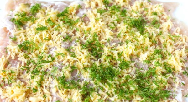 Куриный рулет с сыром в духовке в фольге, мультиварке с зеленью, грибами, ветчиной