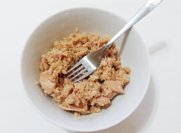Салаты с крабовыми палочками и морской капустой. Рецепт с яйцом, кукурузой, огурцом, фасолью