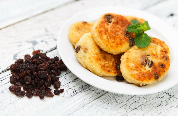 Сырники из кокосовой муки. Рецепт из творога, банана, веганские в духовке
