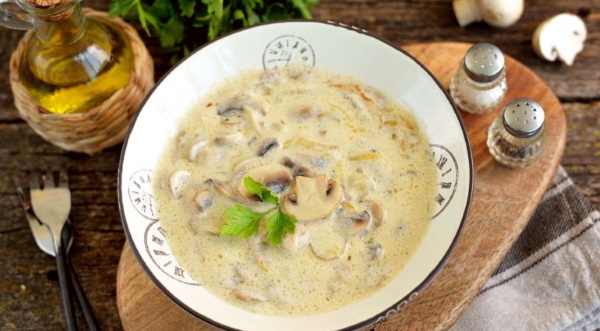 Подливы с грибами шампиньонами. Рецепт со сметаной, сливками, курицей, мясом, постная
