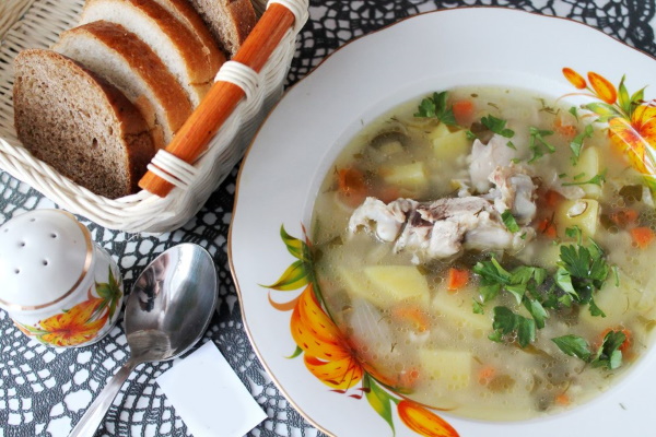 Супы с замороженной скумбрией и рисом, пшеном, перловкой, помидорами. Рецепты с фото