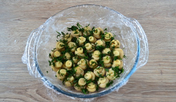 Салат Полянка с шампиньонами и курицей. Рецепты с фото