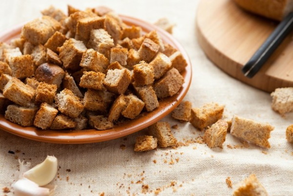 Салаты из шпрот с яйцом, огурцом, картошкой, сыром
