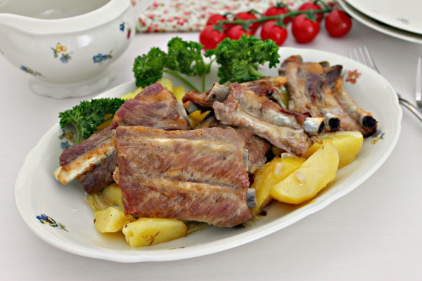 Блюда из ребрышек свинины. Рецепты в духовке