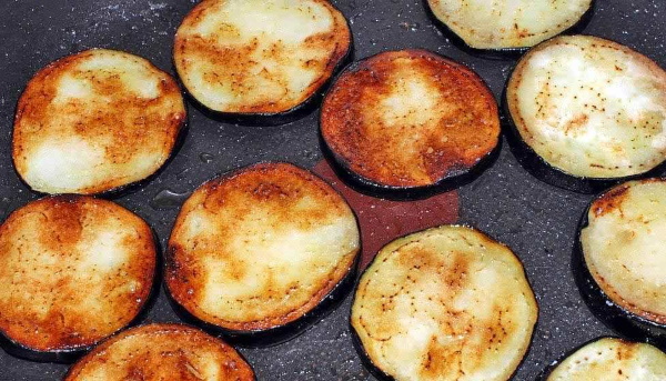 Салаты с баклажанами на праздничный стол. Рецепт с фото