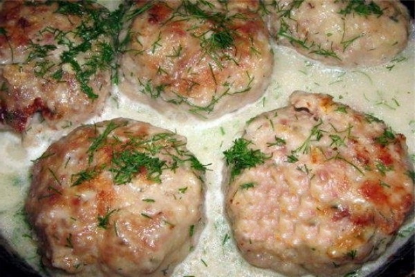 Котлеты из куриного филе нежные и сочные на сковороде, в духовке