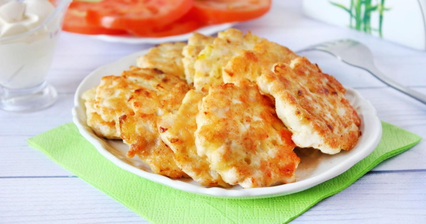 Котлеты из куриного филе нежные и сочные на сковороде, в духовке