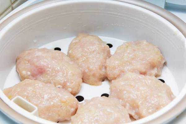 Котлеты из куриного филе нежные и сочные на сковороде, в духовке
