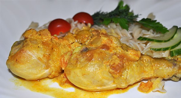 Куриные ножки, жареные на сковороде. Рецепт с чесноком, сметаной