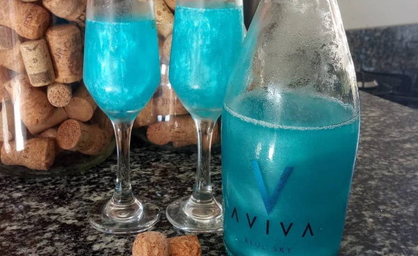 Шампанское с блестками AVIVA голубое, розовое, красное, белое
