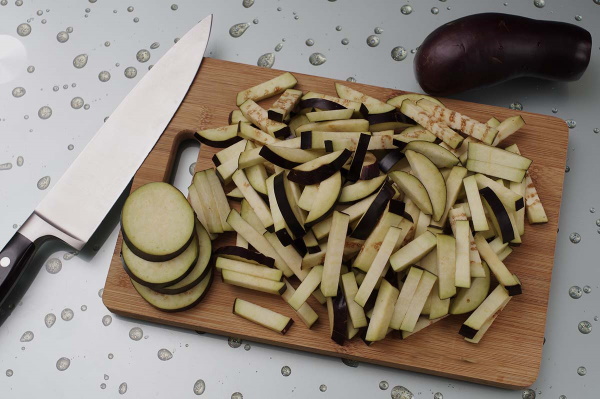 Баклажаны тушеные, жареные на сковороде. Рецепты быстро и вкусно