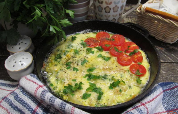 омлет с кабачком и курицей. omlet s kabachkom na skovorode 8. омлет с кабачком и курицей фото. омлет с кабачком и курицей-omlet s kabachkom na skovorode 8. картинка омлет с кабачком и курицей. картинка omlet s kabachkom na skovorode 8. Омлет с цукини идеально подойдет в качестве сытного и вкусного завтрака или перекуса, а нежная, сливочная курочка прекрасно завершит блюдо.
