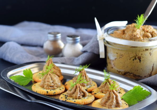 Печеночный паштет из куриной печени с маслом. Рецепт