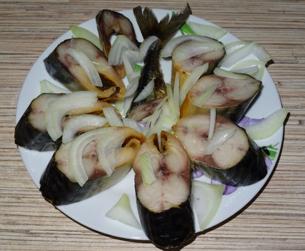 Провесная скумбрия в бутылке, рассоле. Рецепт в домашних условиях