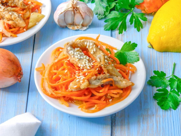 Хе из сельди по-корейски с морковью, луком, уксусом