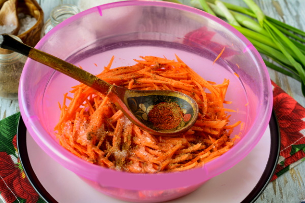 Салат с корейской морковью и пекинской капустой. Рецепт