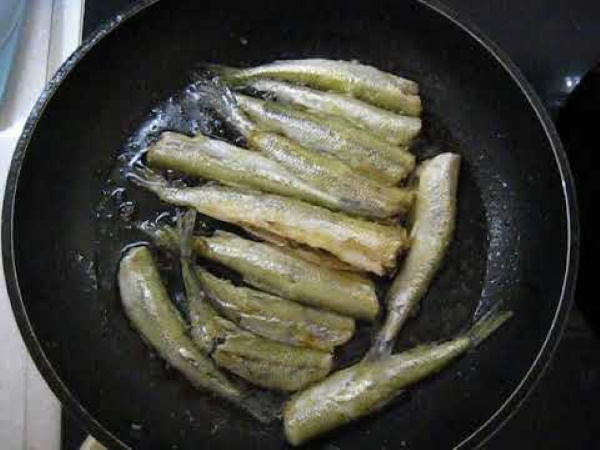 Как приготовить корюшку вкусно на сковороде, в духовке
