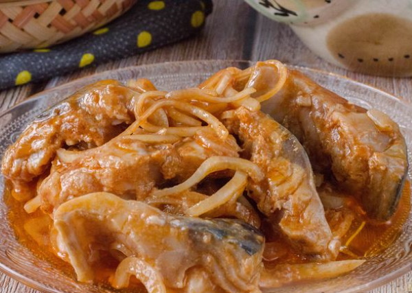 Как приготовить скумбрию свежемороженую вкусно. Рецепты с фото