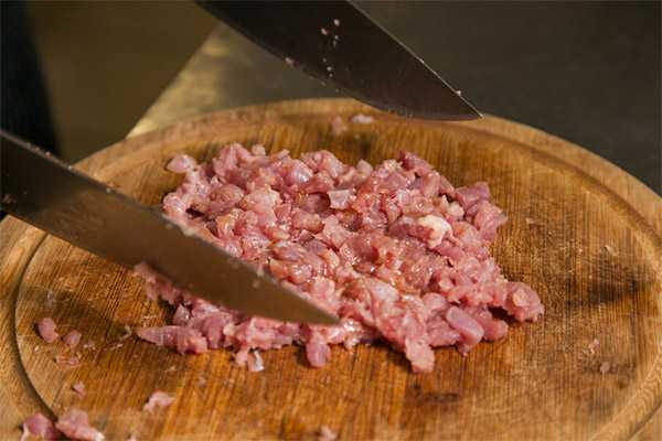 Капуста тушеная с рисом и фаршем. Рецепт на сковороде