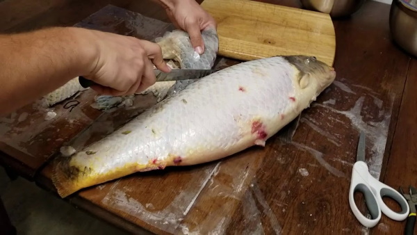 Сазан запеченный в духовке в фольге. Рецепт вкуснее не бывает