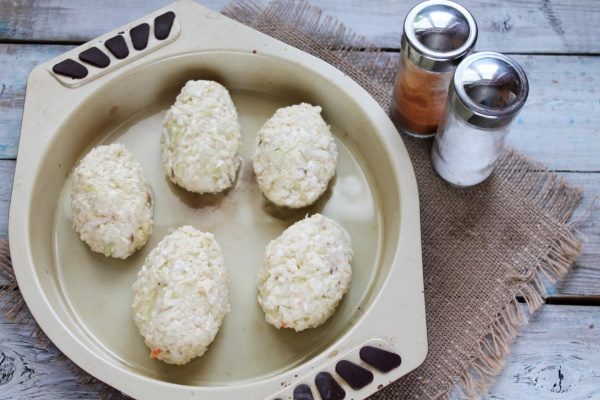 Капустные котлеты. Рецепт с манкой и яйцом на сковороде