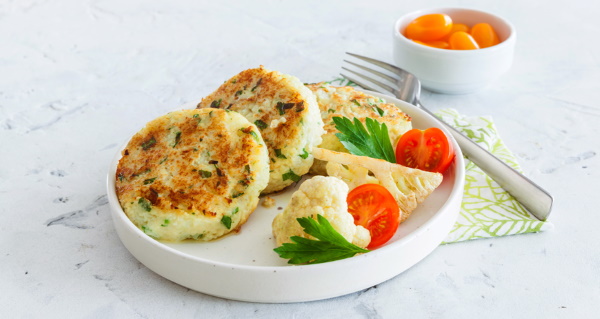 Капустные котлеты. Рецепт с манкой и яйцом на сковороде