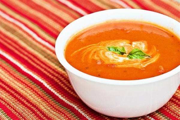неаполитанский суп с морепродуктами. tomatnyy sup s moreproduktami 11. неаполитанский суп с морепродуктами фото. неаполитанский суп с морепродуктами-tomatnyy sup s moreproduktami 11. картинка неаполитанский суп с морепродуктами. картинка tomatnyy sup s moreproduktami 11. Для посетителей Vgoroden.ru шеф-повар Lounge-hall café Андрей Сулима открывает собственный рецепт приготовления рыбного супа по-неаполитански.