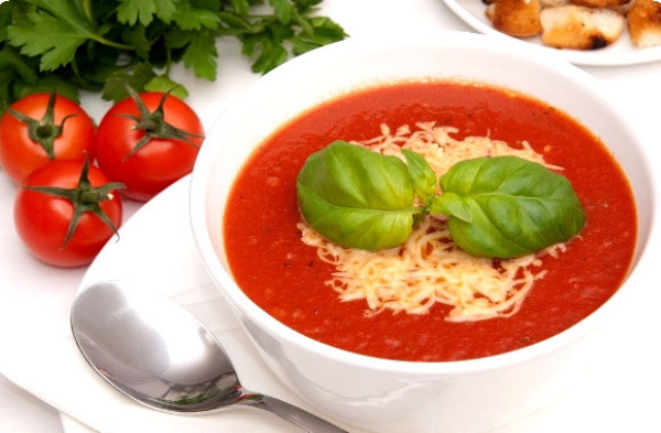 неаполитанский суп с морепродуктами. tomatnyy sup s moreproduktami 12. неаполитанский суп с морепродуктами фото. неаполитанский суп с морепродуктами-tomatnyy sup s moreproduktami 12. картинка неаполитанский суп с морепродуктами. картинка tomatnyy sup s moreproduktami 12. Для посетителей Vgoroden.ru шеф-повар Lounge-hall café Андрей Сулима открывает собственный рецепт приготовления рыбного супа по-неаполитански.