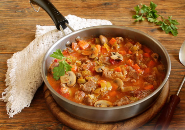 Подливка с мясом. Как сделать густой и вкусной