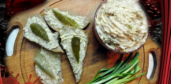 Смалец с чесноком. Рецепт приготовления в блендере, мясорубке