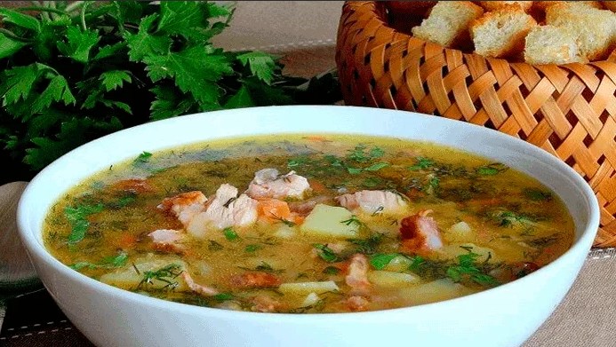 Гороховый суп с копчеными окорочками. Рецепт с фото