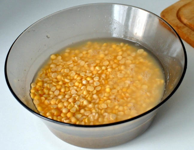 Гороховый суп с копчеными окорочками. Рецепт с фото