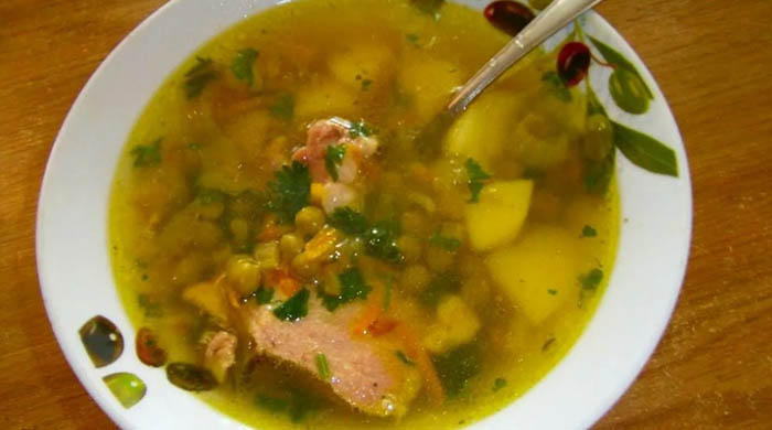 Гороховый суп с копчеными окорочками. Рецепт с фото