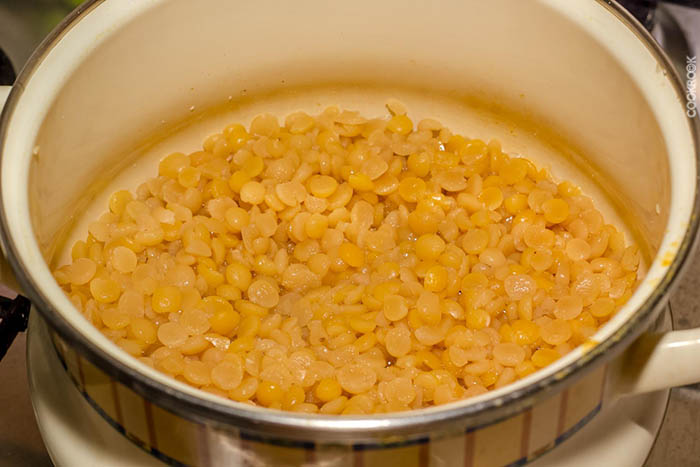 Гороховый суп с копчеными окорочками. Рецепт с фото