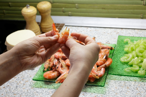 Как приготовить креветки быстро и вкусно: сварить, рецепты на сковороде
