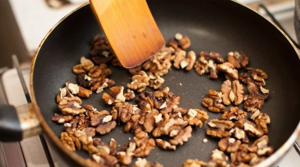 Постные пироги с яблоками в духовке. Рецепт быстро и вкусно