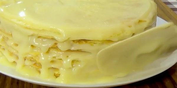Крем для Наполеона со сгущенкой и сметаной, маслом. Рецепт на торт